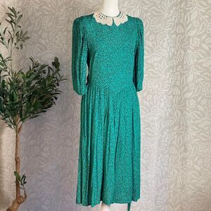 Vintage 70s Karin Stevens Green Grandmacore Dress w/Lace Collar Size 4 (Defects)